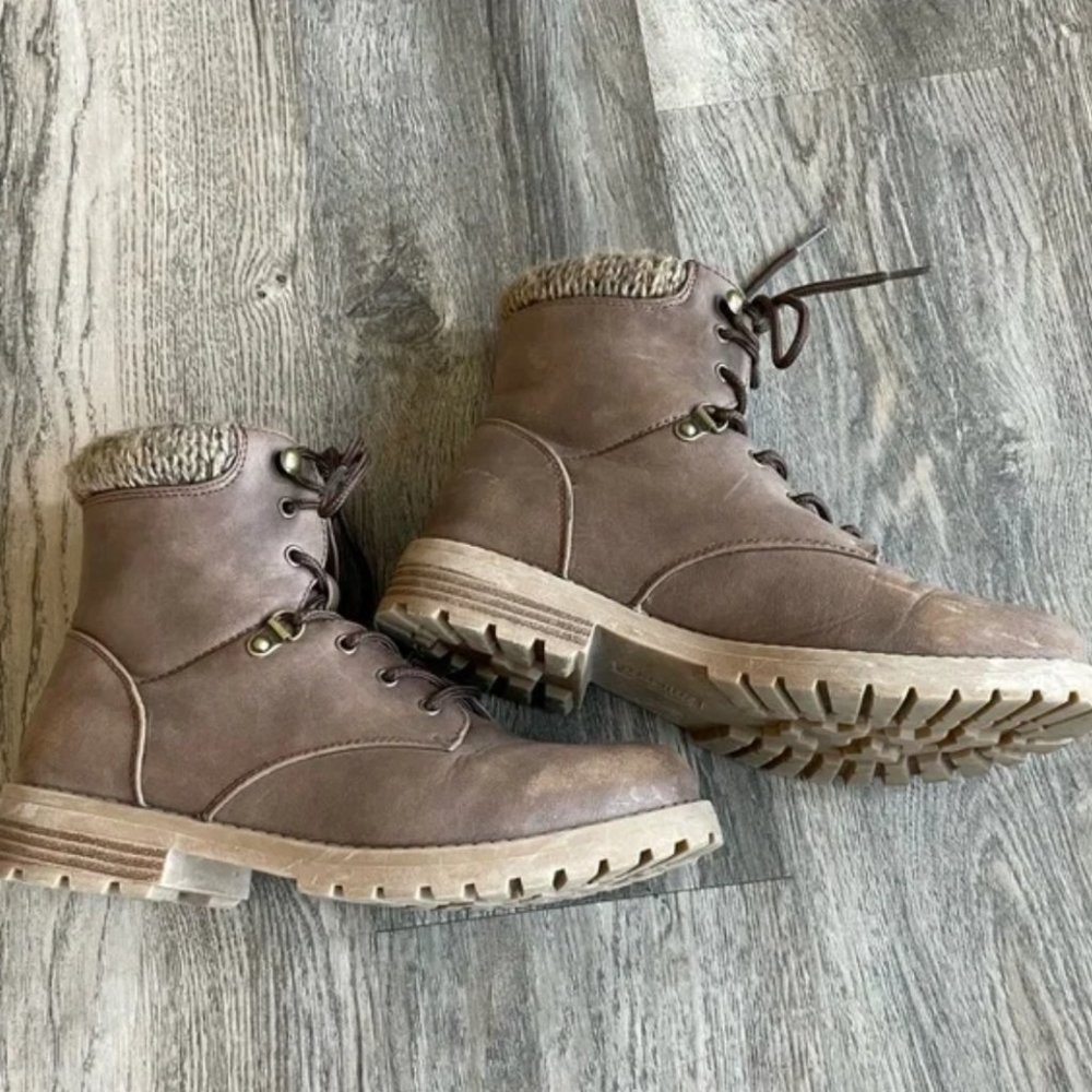 Cliffs by White Mountain brown ankle boots